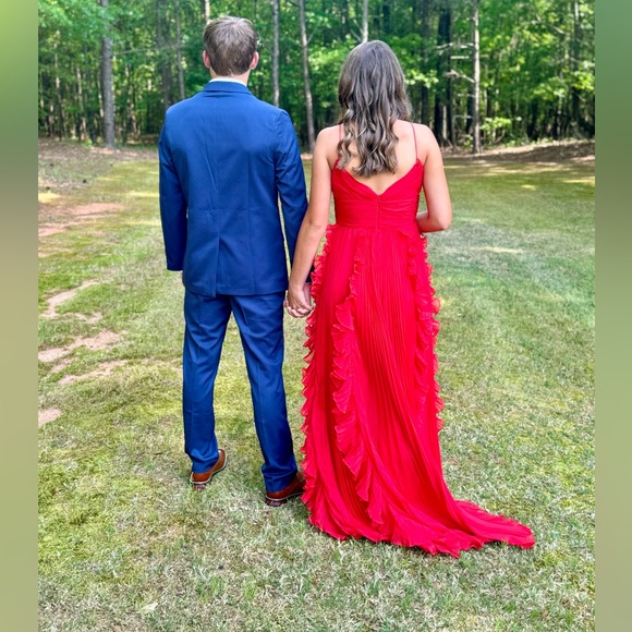 Mac Duggal Formal Dress - Picture 2 of 3